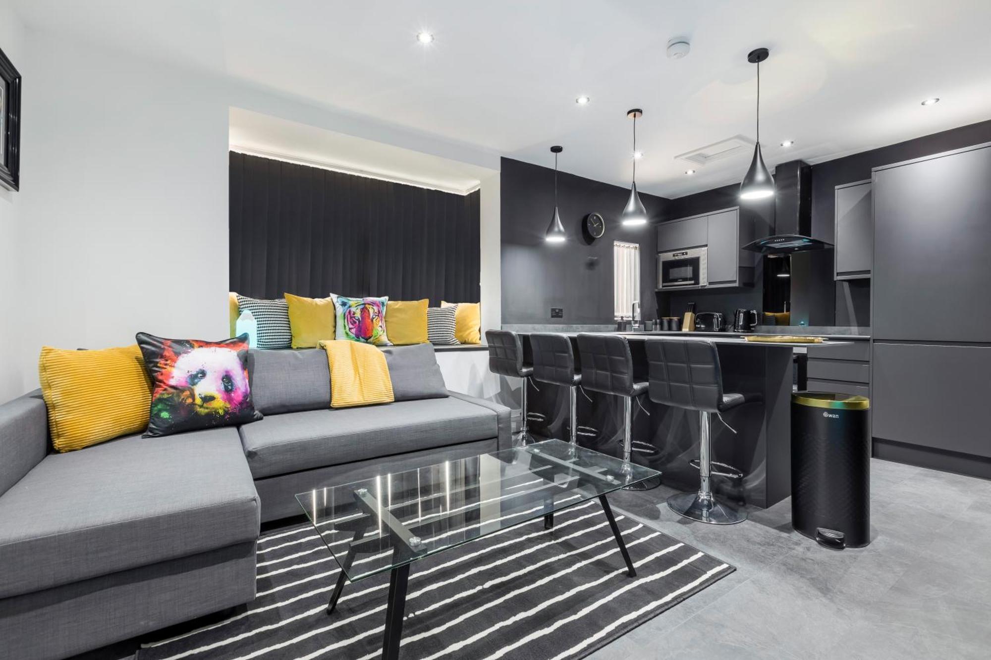 Two Bed Modern Apartment 5Min Walk To Town Centre With Free Parking ! Under New Management بلاكبول المظهر الخارجي الصورة