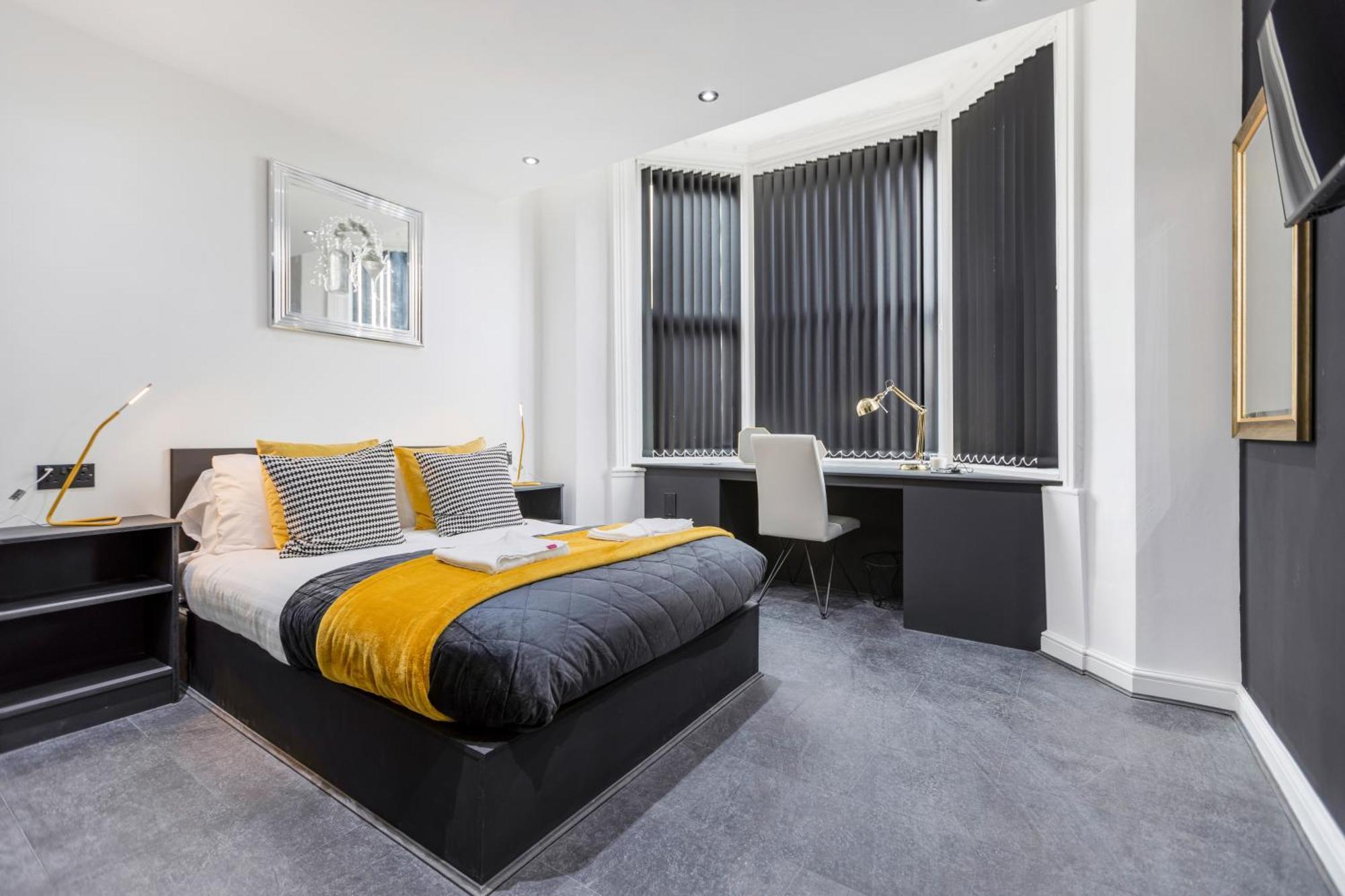 Two Bed Modern Apartment 5Min Walk To Town Centre With Free Parking ! Under New Management بلاكبول المظهر الخارجي الصورة