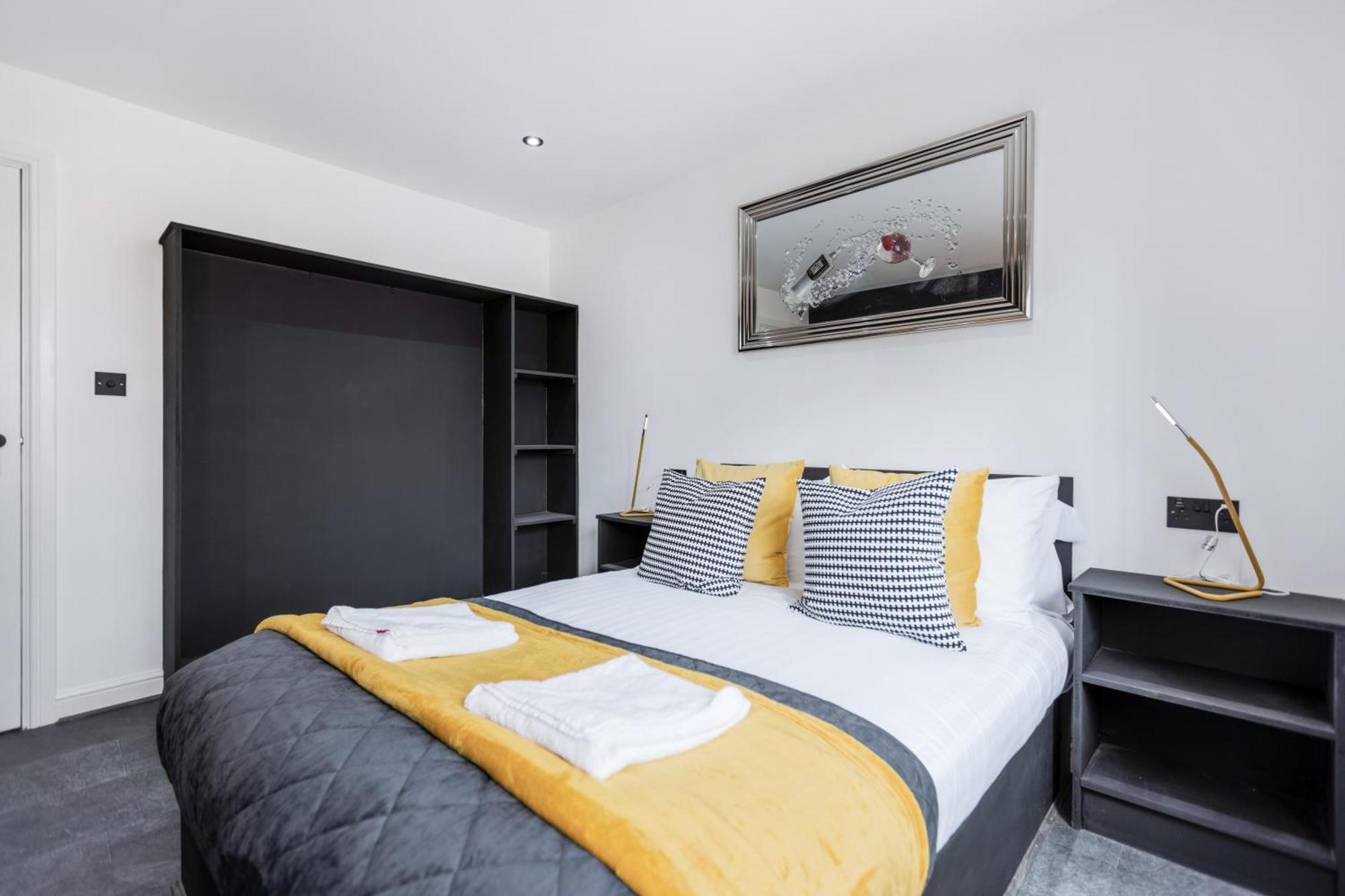 Two Bed Modern Apartment 5Min Walk To Town Centre With Free Parking ! Under New Management بلاكبول المظهر الخارجي الصورة