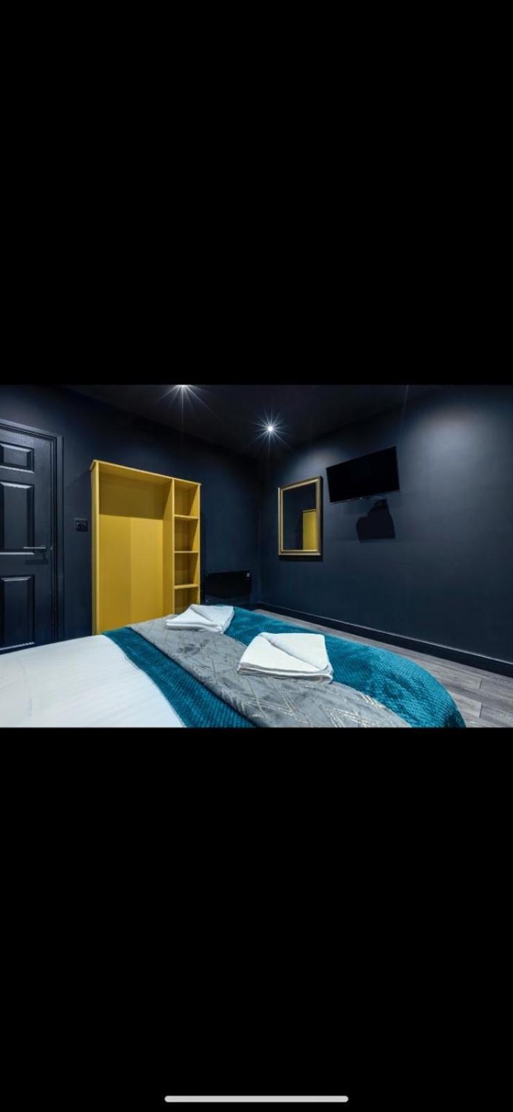 Two Bed Modern Apartment 5Min Walk To Town Centre With Free Parking ! Under New Management بلاكبول المظهر الخارجي الصورة