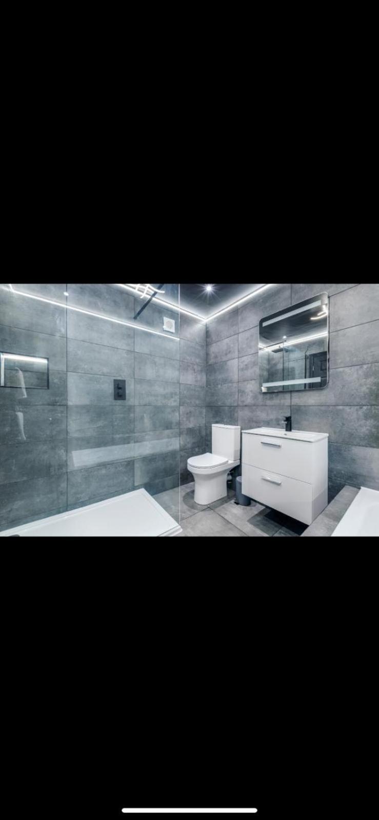 Two Bed Modern Apartment 5Min Walk To Town Centre With Free Parking ! Under New Management بلاكبول المظهر الخارجي الصورة